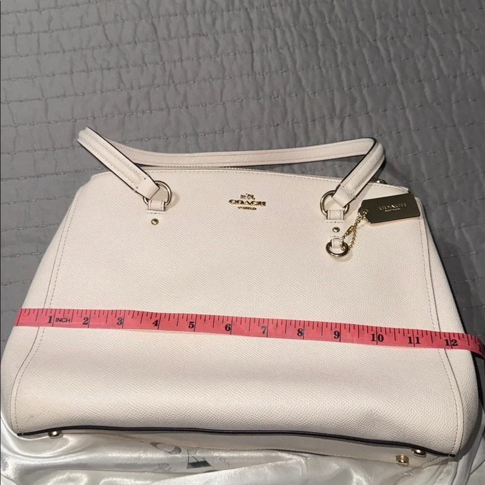 COACH PURSE IN BONE COLOR WITH GOLD - Picture 9 of 13